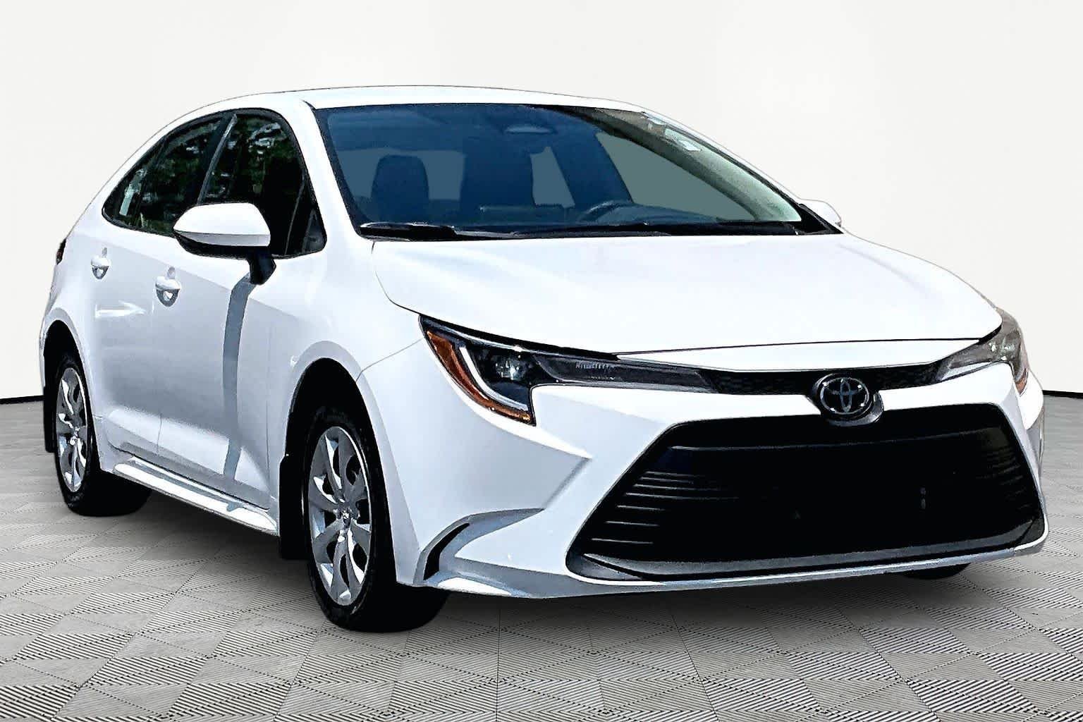 Used 2026 Ice Cap Toyota LE image 3