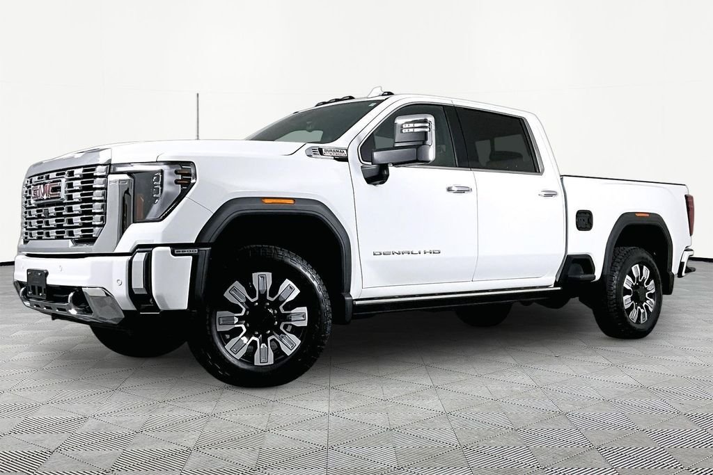 2025 GMC Sierra 4WD Crew Cab Standard Box Denali's photo