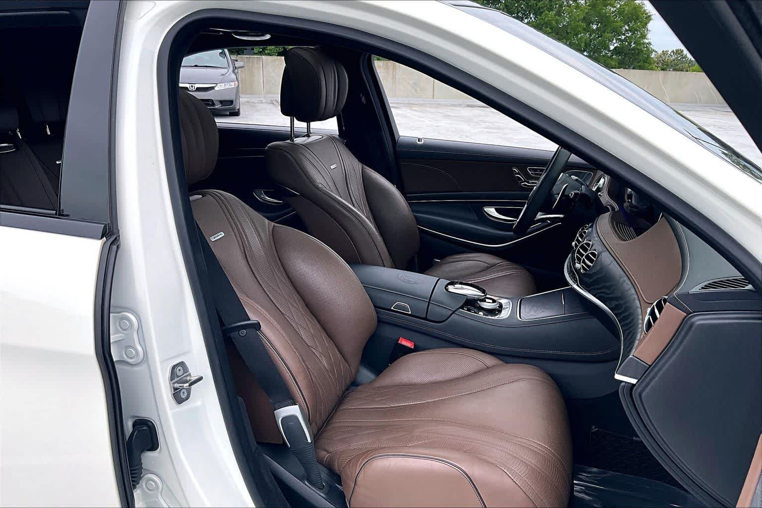 Used 2020 designo Diamond White Mercedes-Benz AMG® S 63 image 9