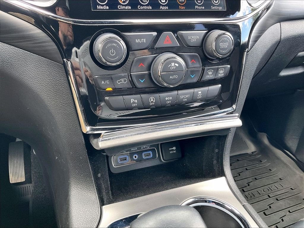 Used 2021 Bright White Clearcoat Jeep Laredo X image 25