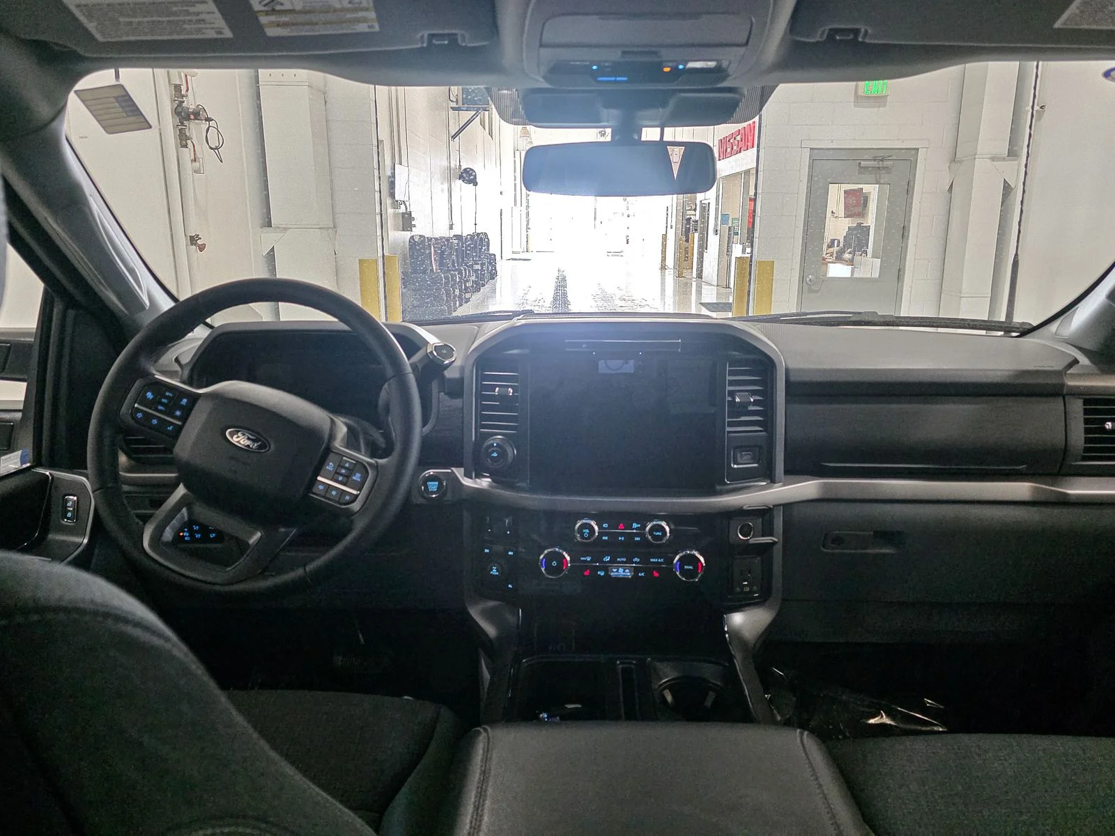 2025 Ford F-150 XLT - Photo 28