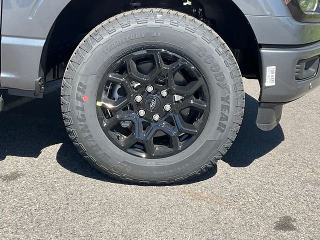 New 2026 Carbonized Gray Metallic Ford XLT image 21