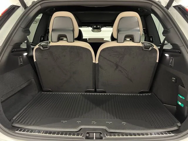 New 2026 Crystal White Volvo Plus image 23