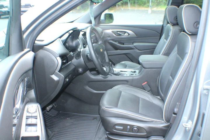 Used 2023 Sterling Gray Metallic Chevrolet Premier image 14
