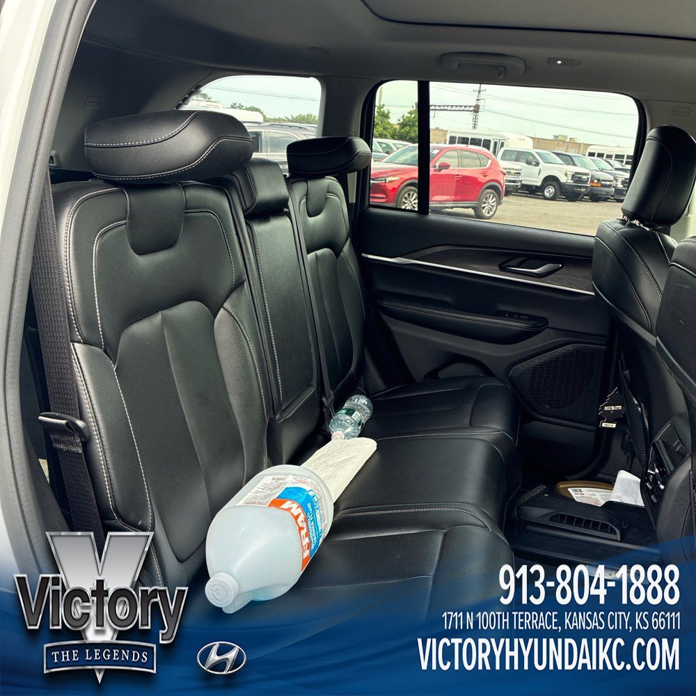 Used 2023 White Jeep Limited image 11