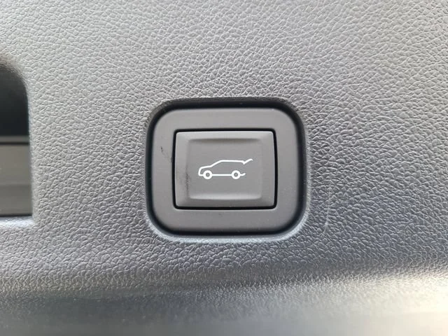 New 2026 Summit White Chevrolet LT image 6