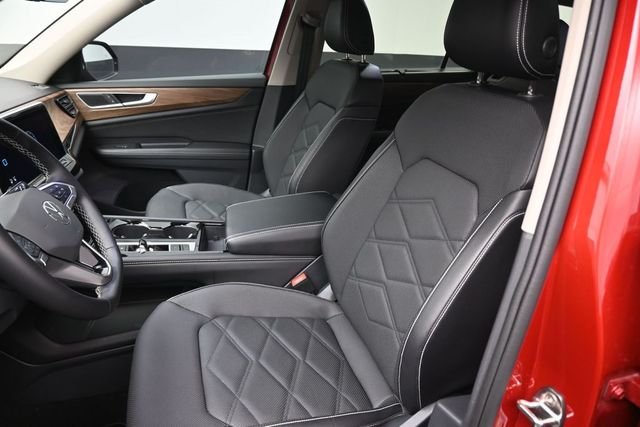Used 2024 Red Volkswagen 2.0T SE w/Technology image 19