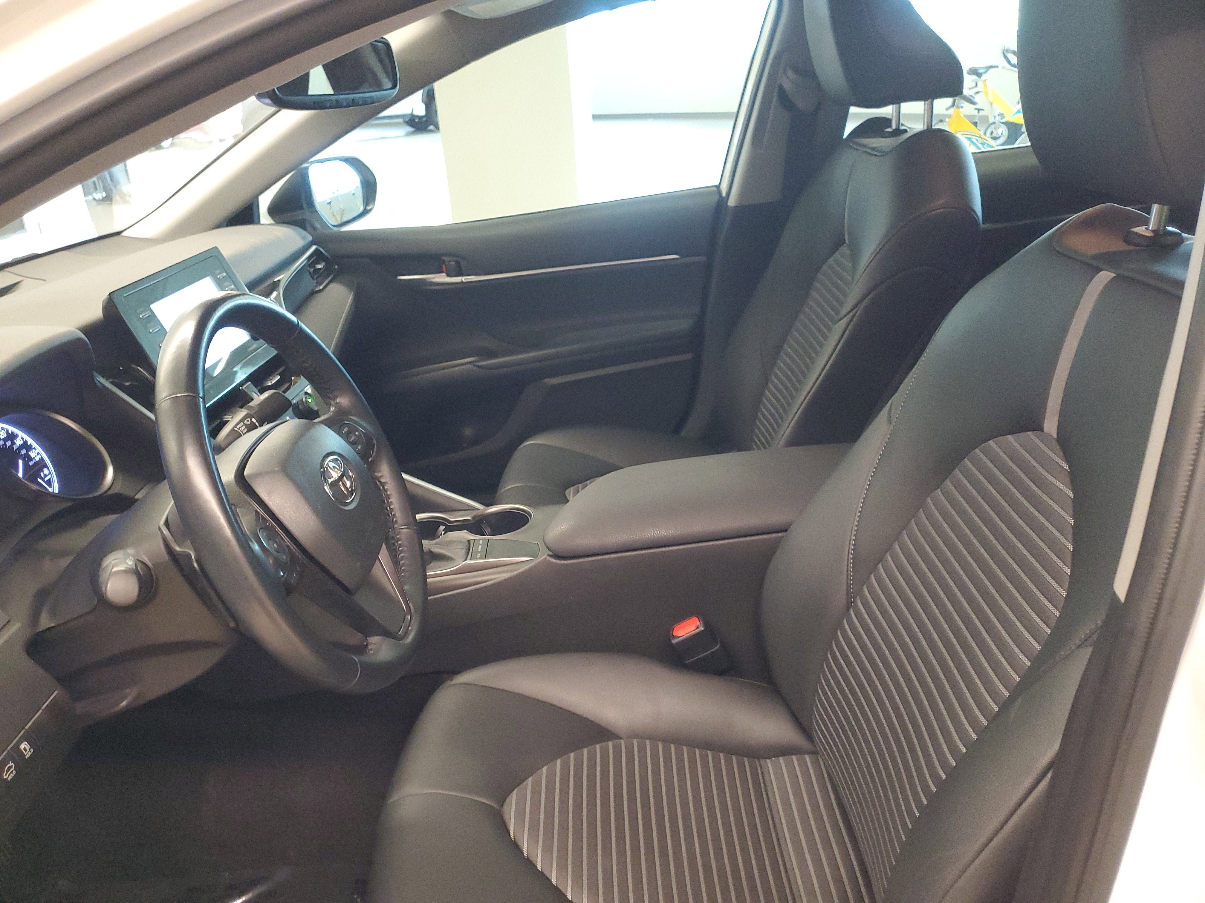 Used 2024 Ice Toyota SE image 14
