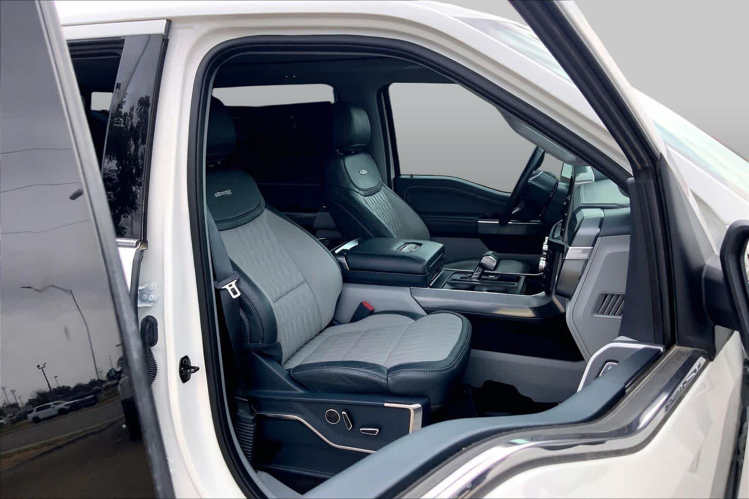 Used 2021 Star White Metallic Tri-Coat Ford Limited image 9