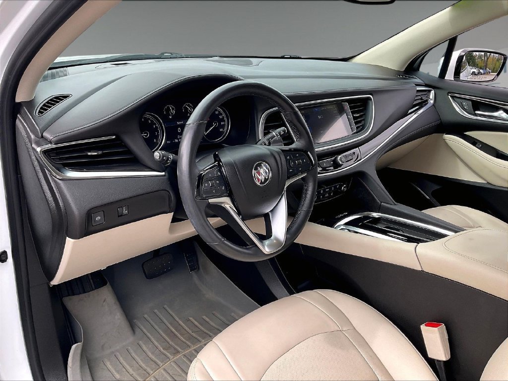 Used 2023 Summit White Buick Essence image 8