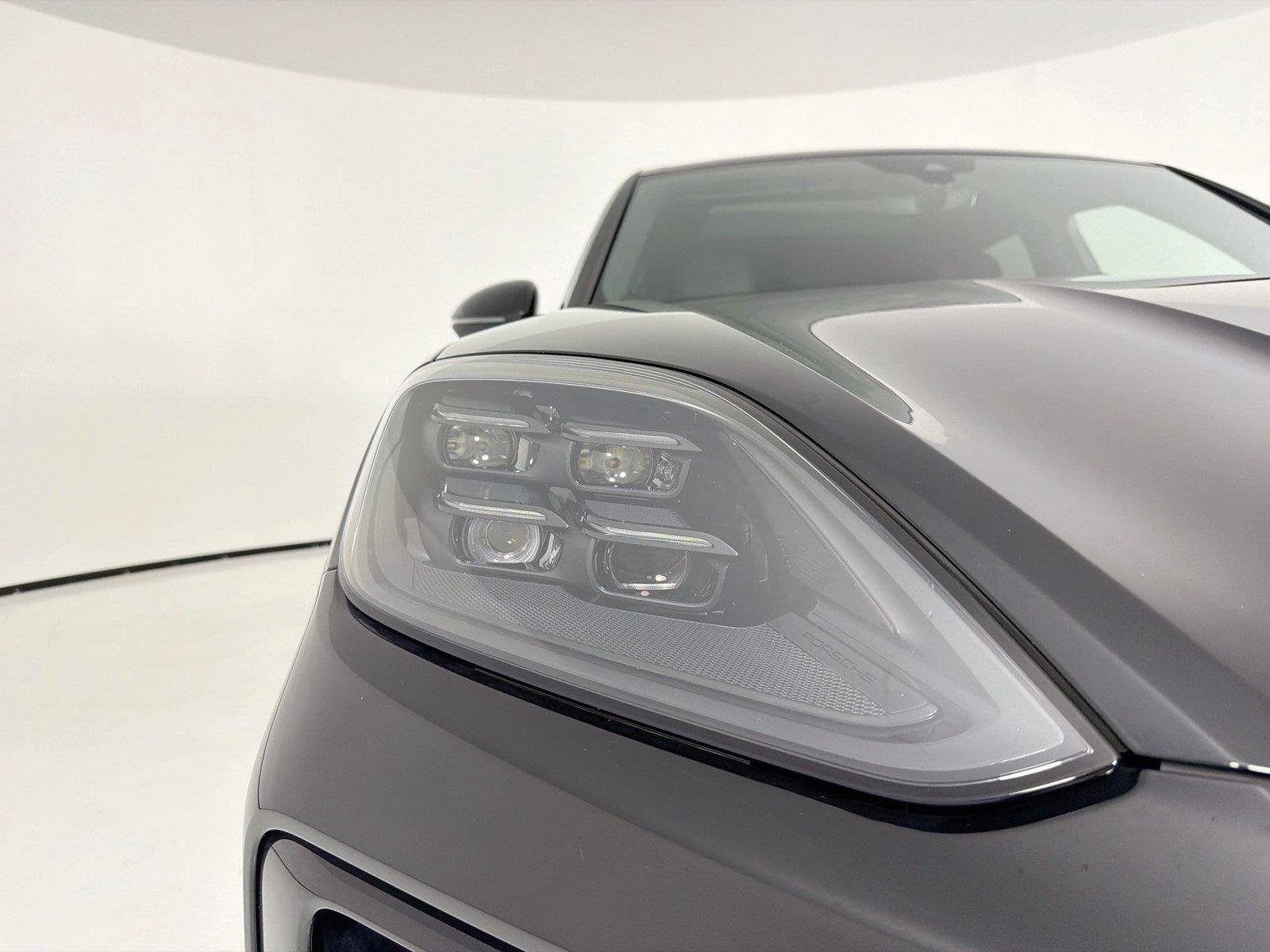 Used 2024 Chromite Black Metallic Porsche  image 31