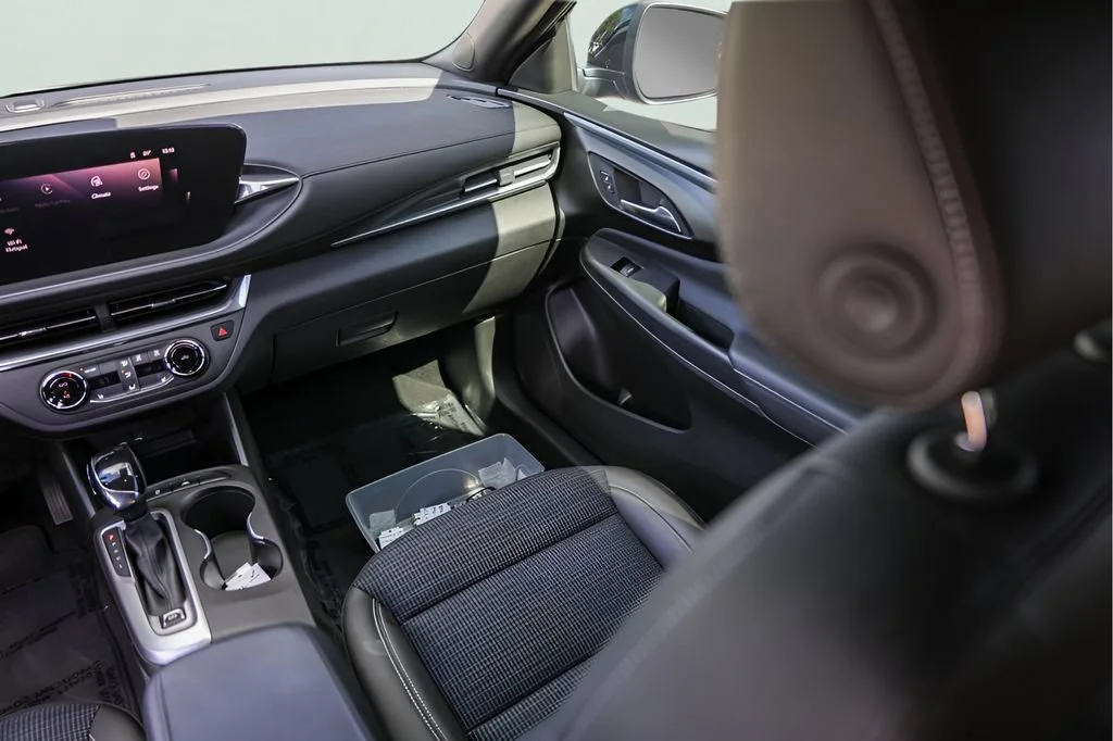 Used 2024 Ebony Twilight Metallic Buick Preferred image 25