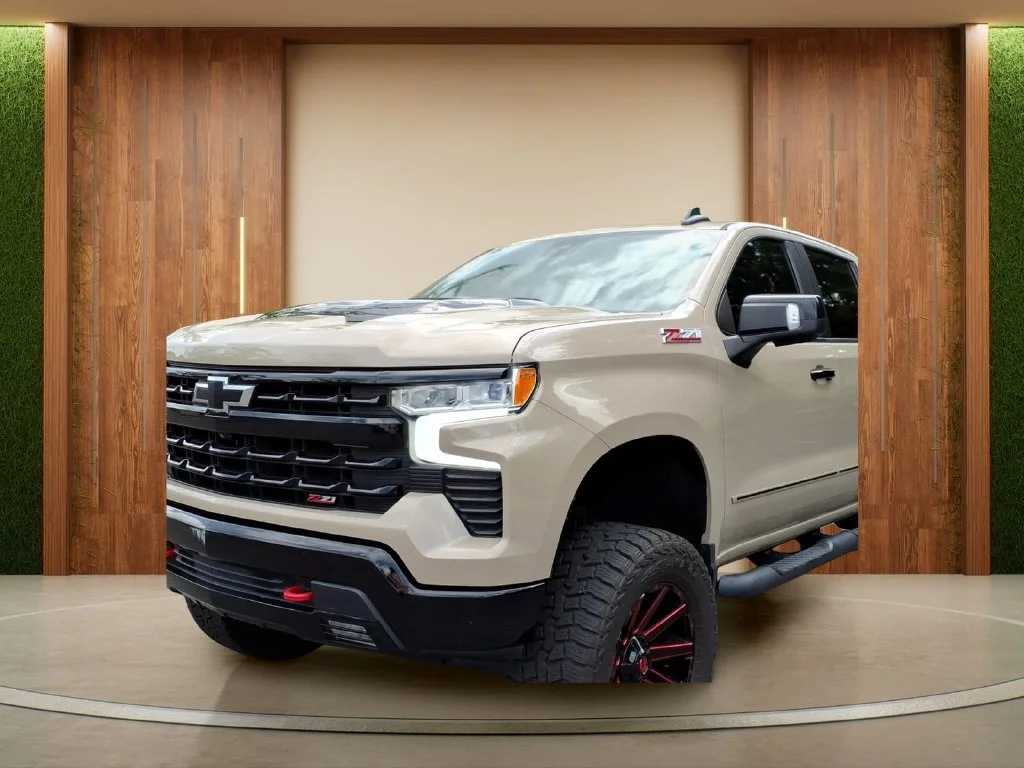 Used 2022 SAND DUNE METALLIC Chevrolet LT Trail Boss image 26