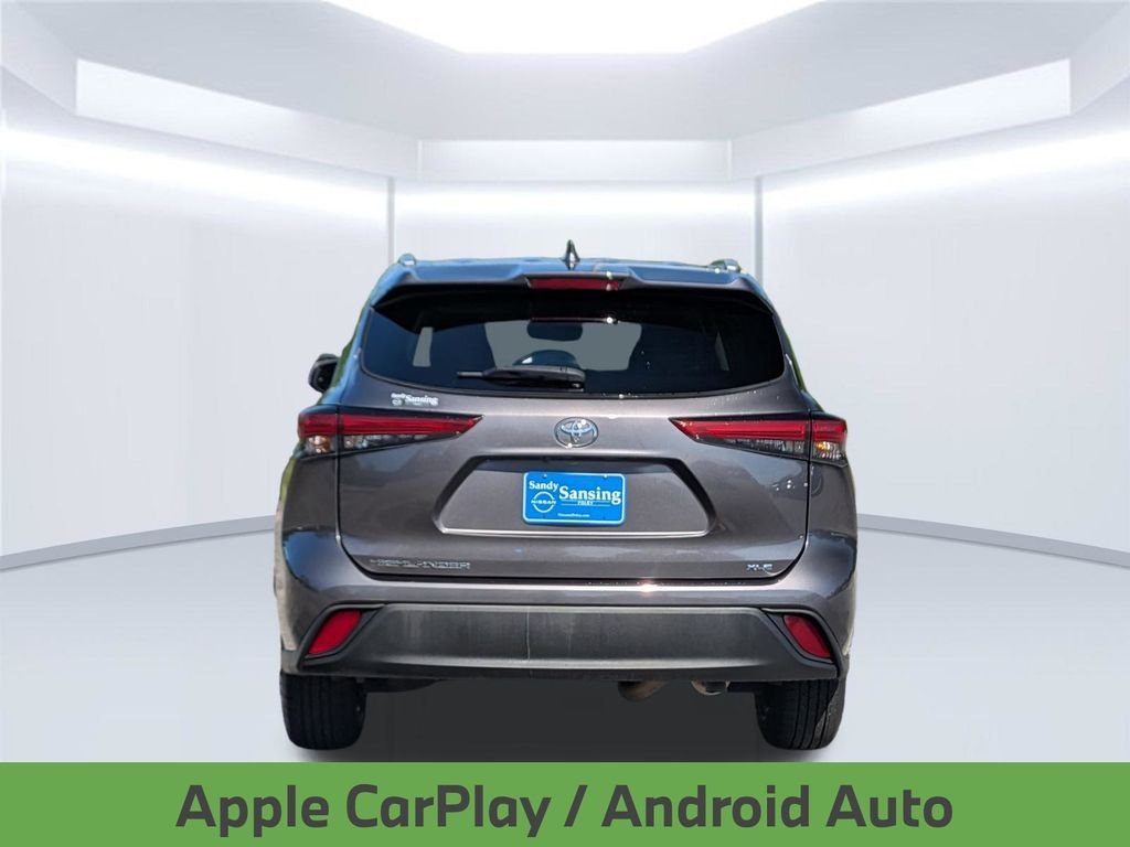 Used 2022 Gray Toyota XLE image 6