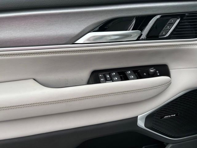 New 2026 Bright White Clear-Coat Exterior Paint Jeep Limited Altitude image 12