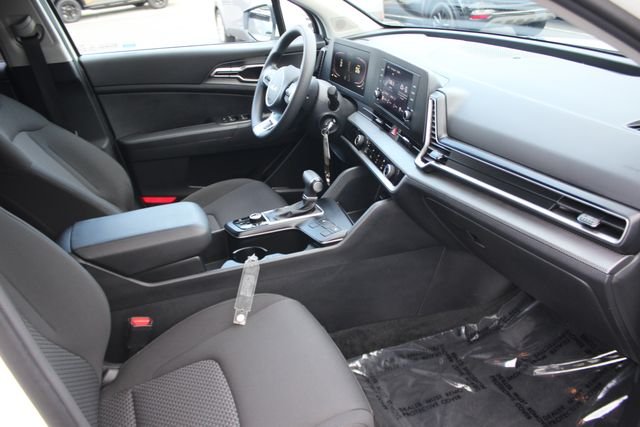 Used 2023 White Kia LX image 33