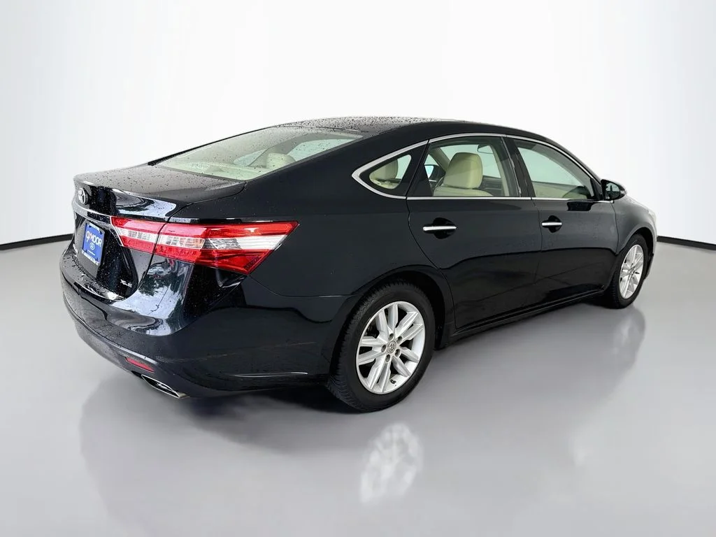 Used 2013 Attitude Black Metallic Toyota XLE image 7