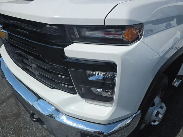 Used 2024 White Chevrolet Work Truck image 32