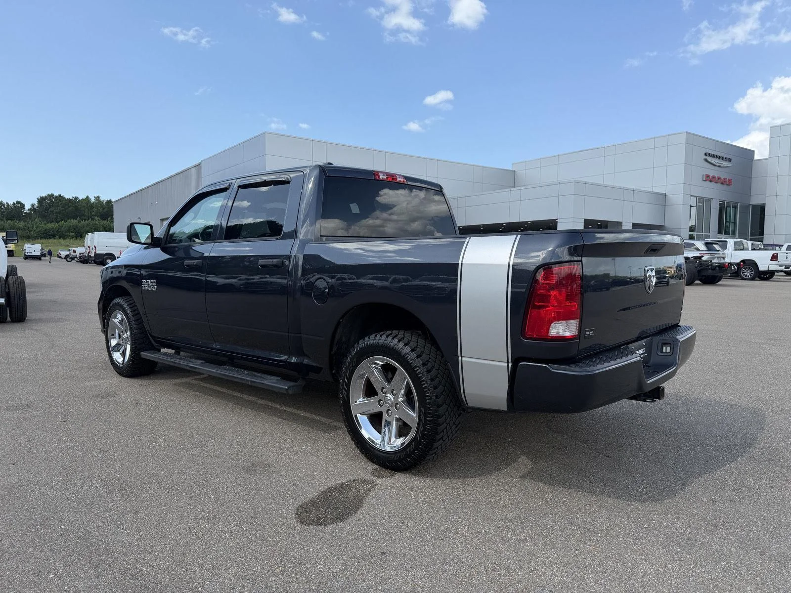 Used 2018 Maximum Steel Metallic Clearcoat Ram Express image 4