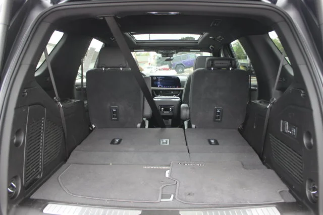 Used 2025 Black Chevrolet High Country image 30