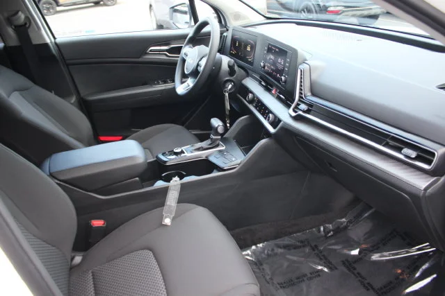 Used 2023 White Kia LX image 33
