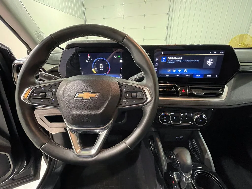 Used 2025 Black Chevrolet LT image 36