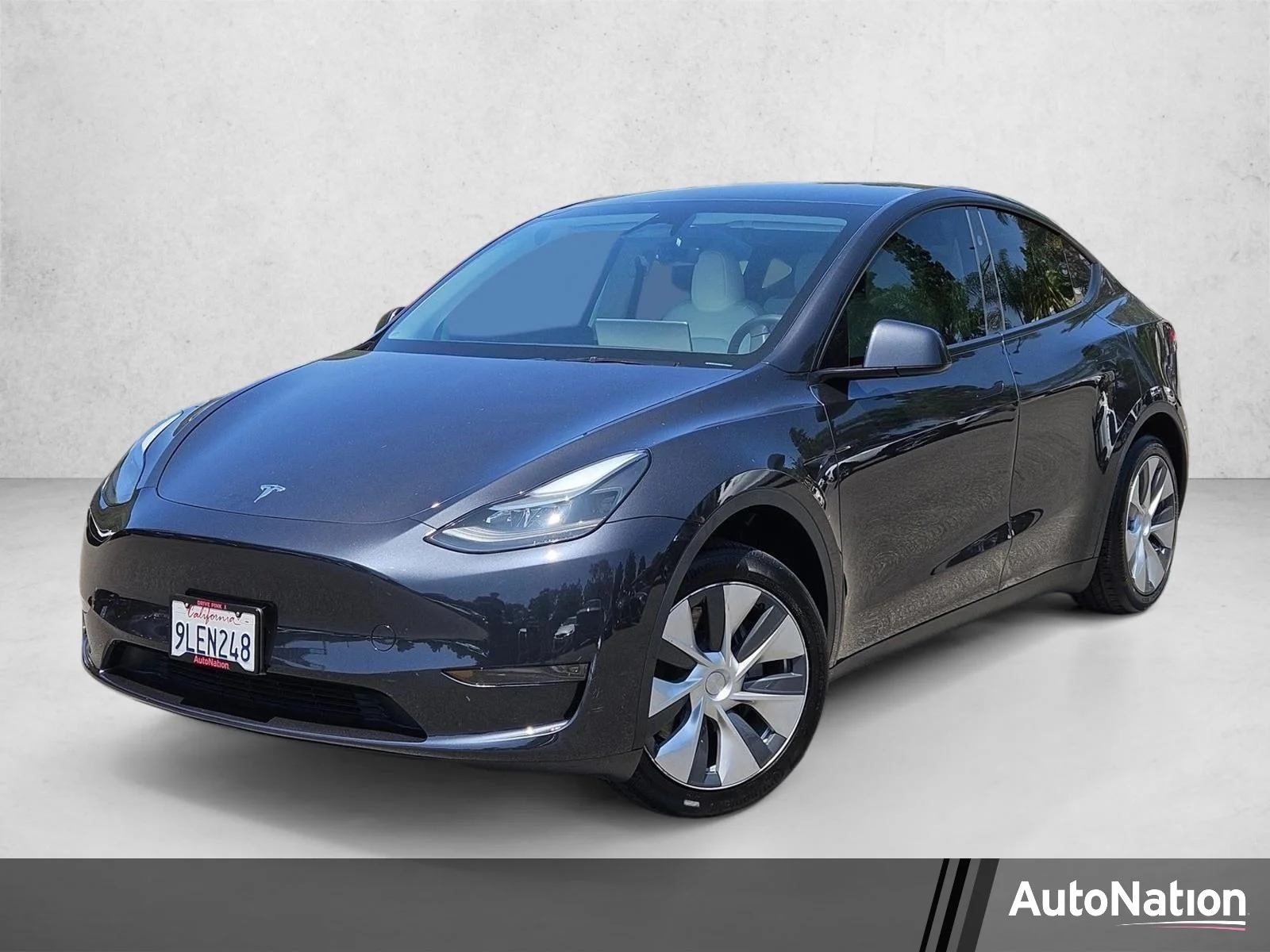 2024 Tesla Model Y Long Range Rear Wheel Drive's photo