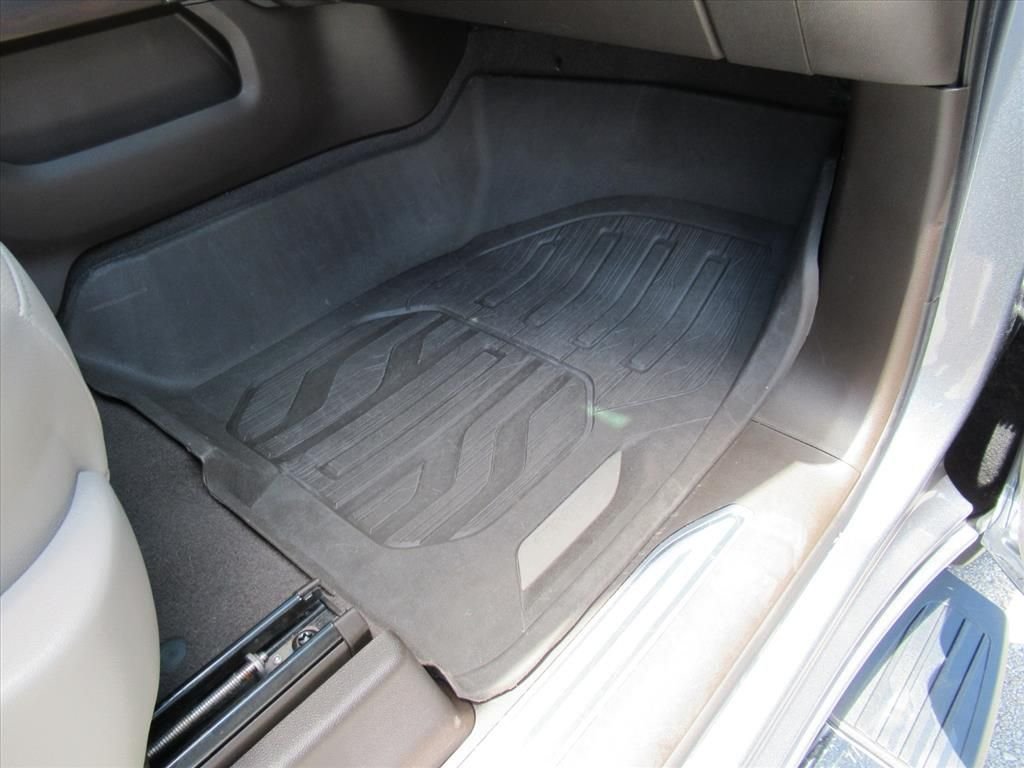 Used 2019 Gray GMC SLT image 34