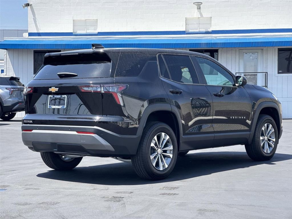 New 2026 Mosaic Black Metallic Chevrolet LT image 5