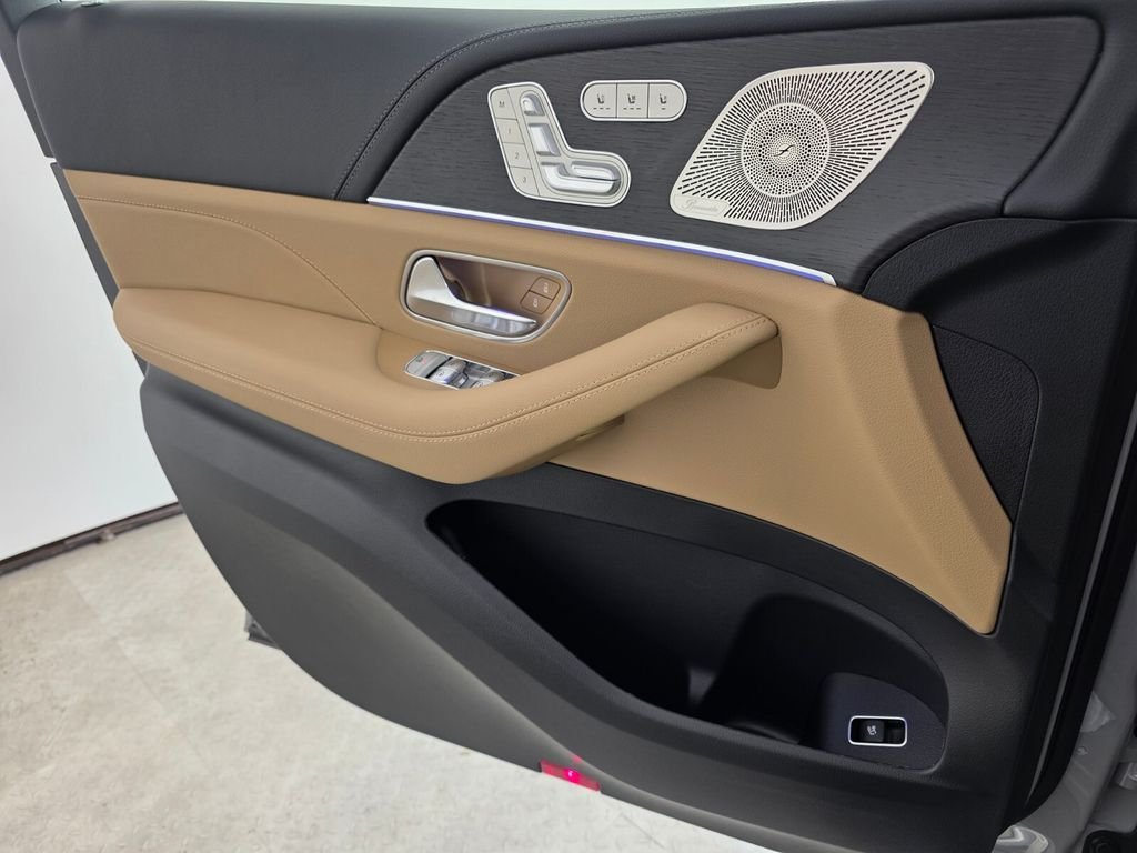 New 2026 MANUFAKTUR Alpine Grey Mercedes-Benz GLS 580 image 19