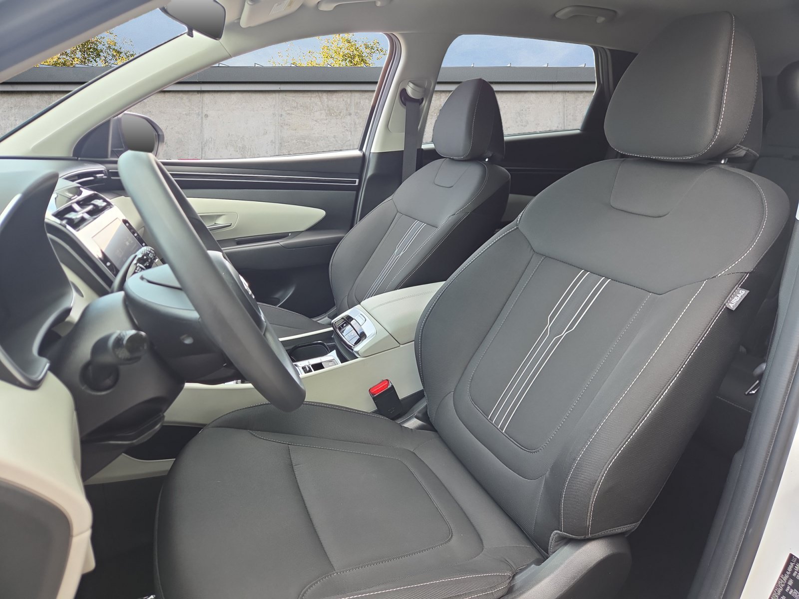 Used 2024 White Pearl Hyundai SEL image 12