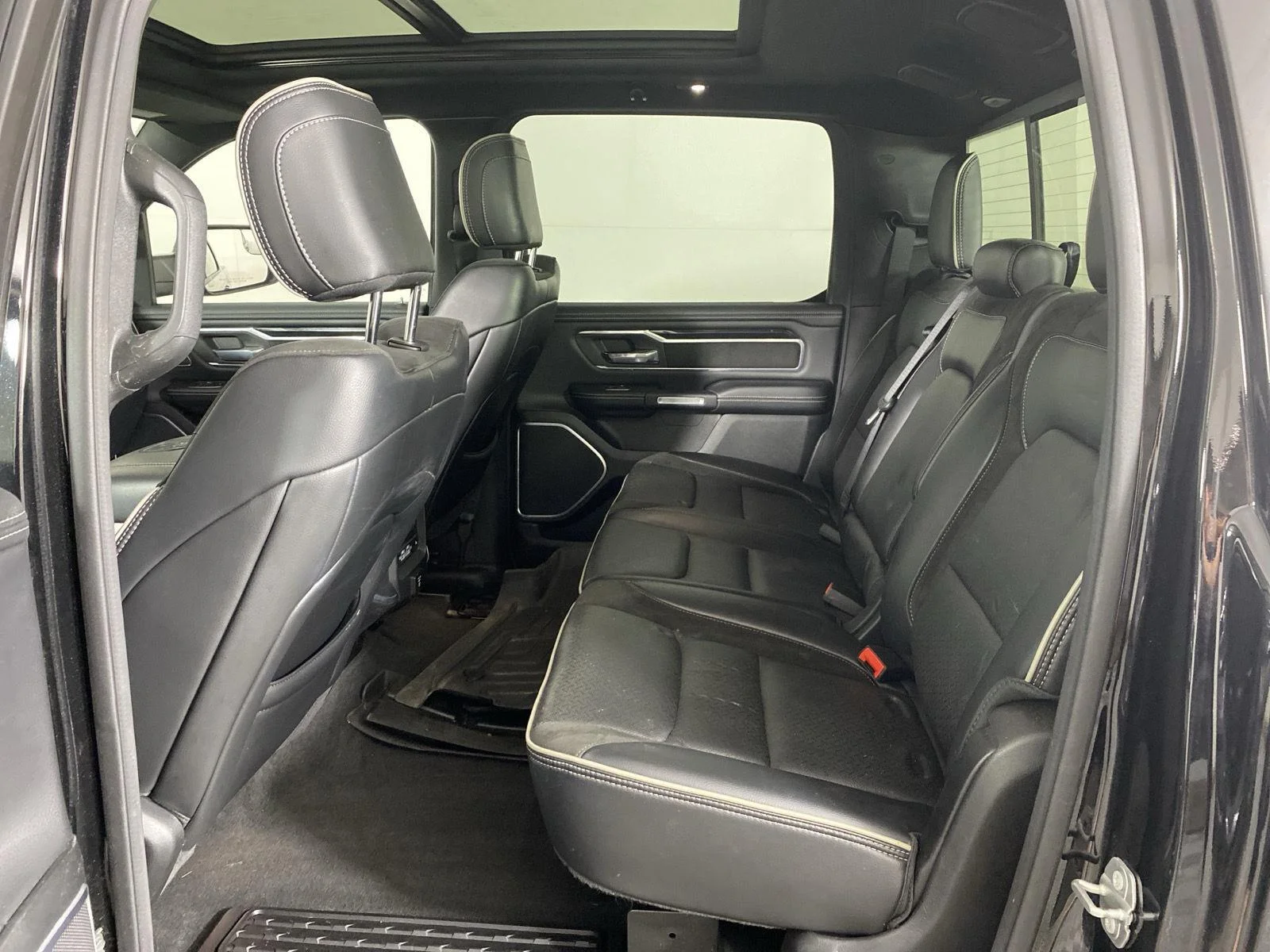 Used 2021 Diamond Black Crystal Pearlcoat Ram Laramie image 9