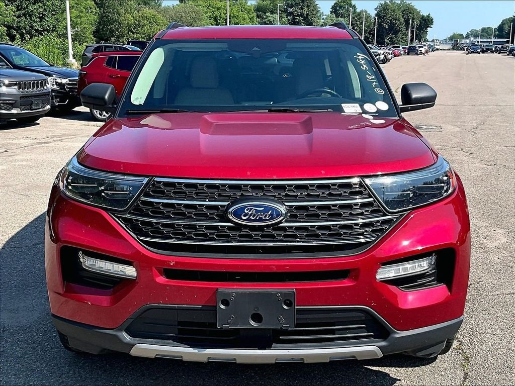 Used 2021 Red Ford XLT image 2