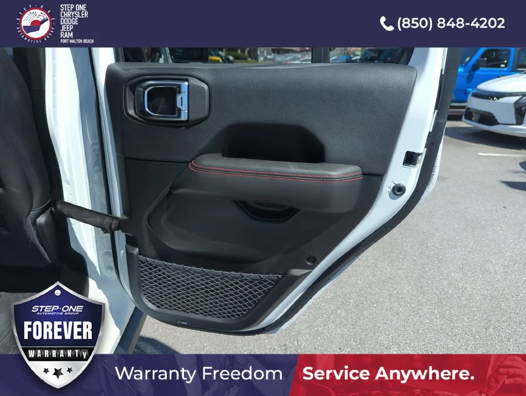 Used 2025 White Jeep Rubicon X image 29