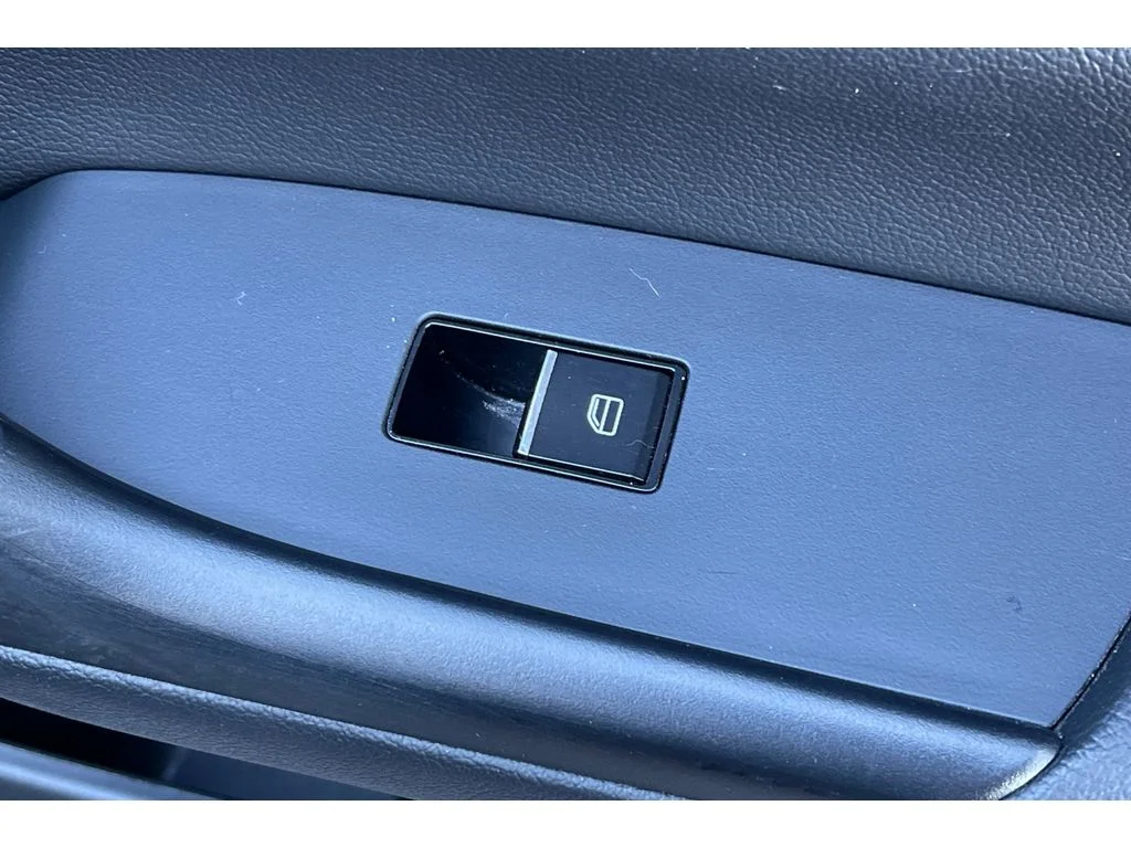 Used 2023 Ingot Blue Mica Mazda 2.5 S Preferred Plus Package image 23