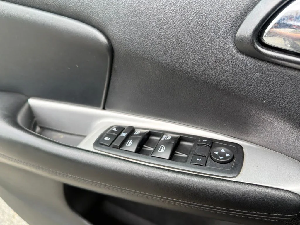 Used 2017 Gray Dodge SE image 18