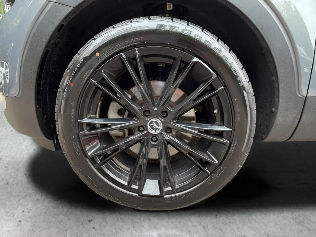 Used 2024 Silver Kia SX-Prestige image 38