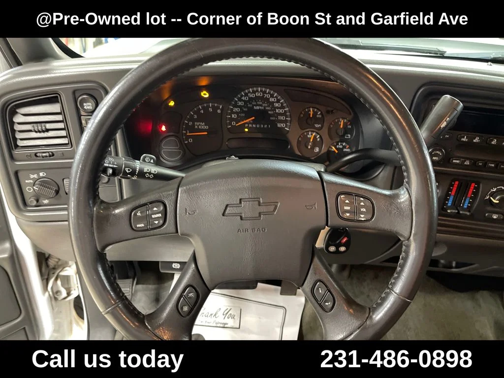Used 2006 White Chevrolet LT image 20