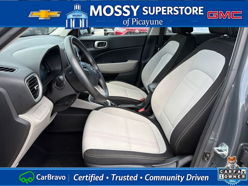 Used 2025 Gray Hyundai SEL image 11