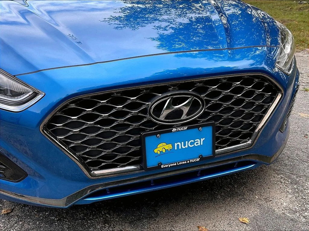 Used 2018 Electric Blue Hyundai Sport image 30