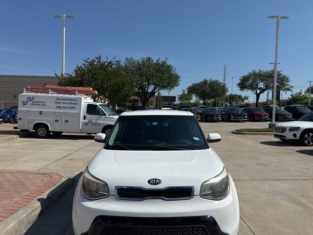 Used 2016 White Kia Plus image 3