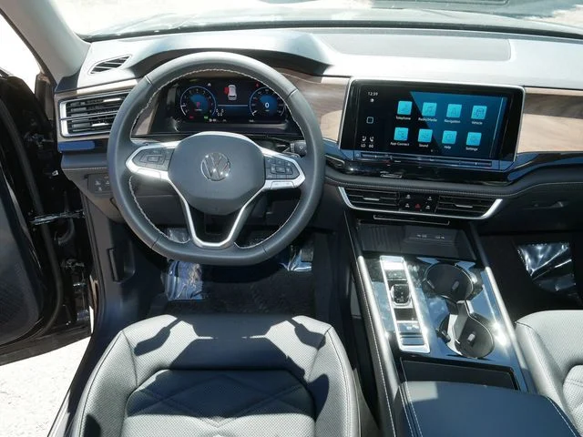 New 2026 Black Volkswagen 2.0T SE w/Technology image 9