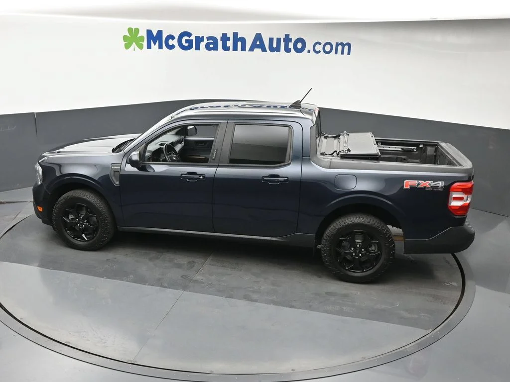 Used 2022 Blue Ford Lariat image 25