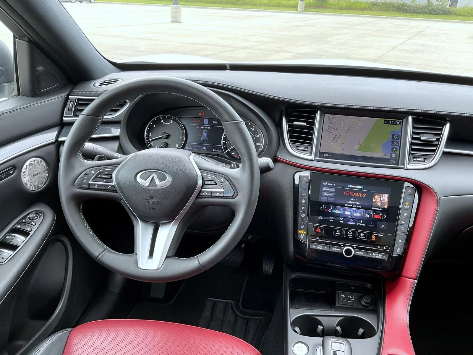Used 2025 White INFINITI SPORT image 14