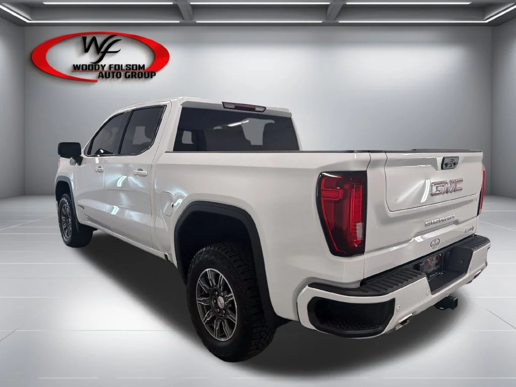 Used 2025 White GMC AT4 image 8