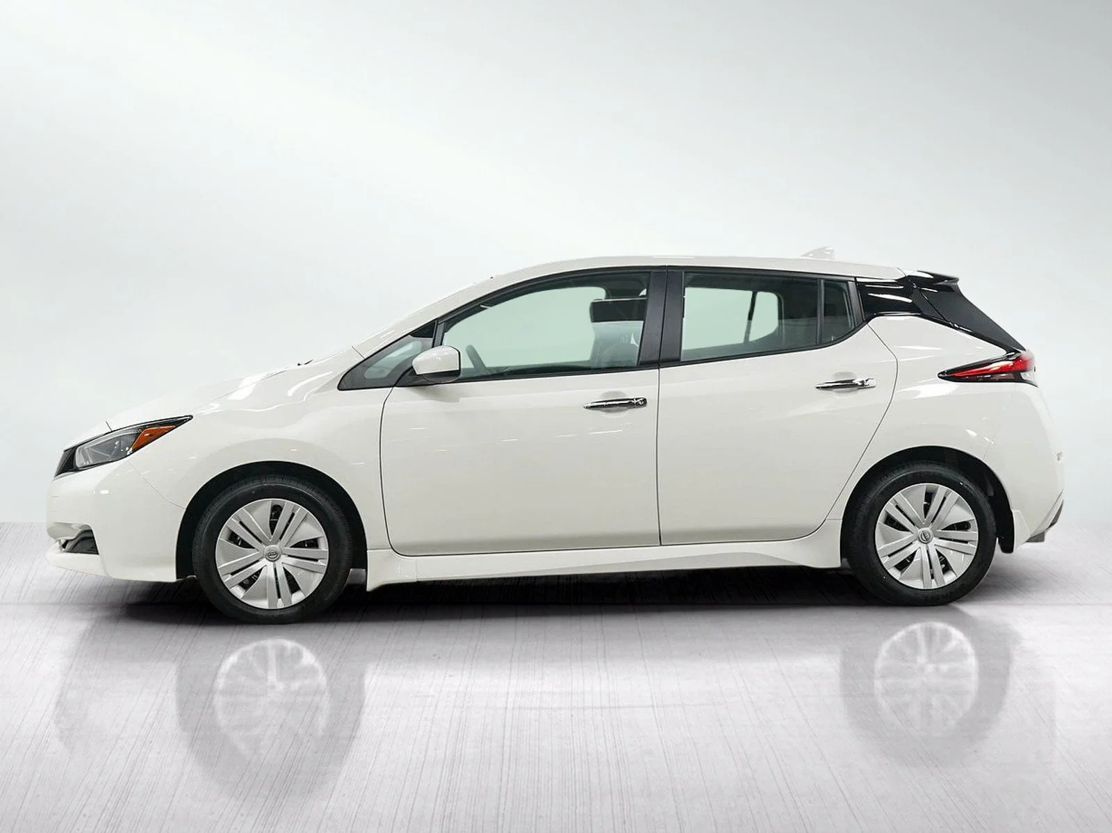 Used 2025 Nissan Leaf S with VIN 1N4AZ1BV5SC562217 for sale in Burnsville, Minnesota