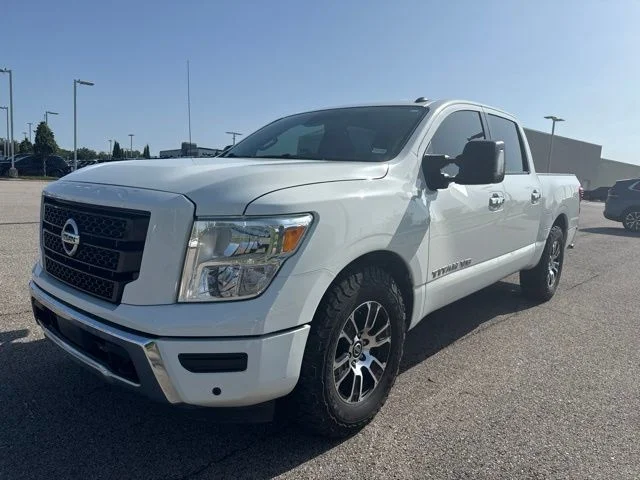 2020 Nissan Titan SV