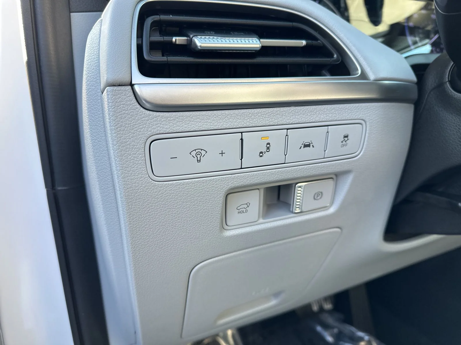 Used 2021 White Hyundai SEL image 14