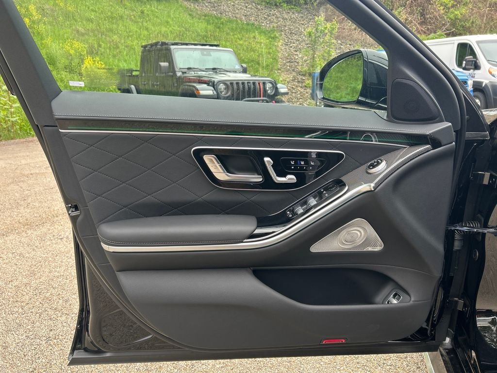 New 2026 Obsidian Black Metallic Mercedes-Benz S 500 image 10
