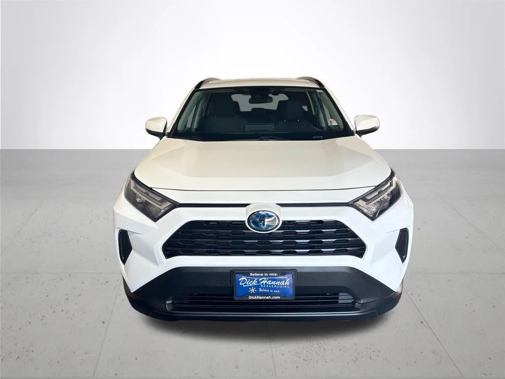Used 2024 Ice Toyota LE image 3